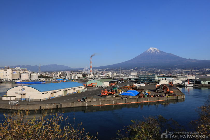 富士と港の見える公園の絶景スポット写真（1）