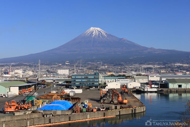 富士と港の見える公園の絶景スポット写真（2）