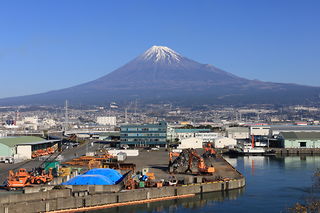 富士と港の見える公園の絶景スポット写真（2）class=