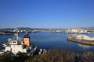 富士と港の見える公園の絶景スポット写真（3）class=