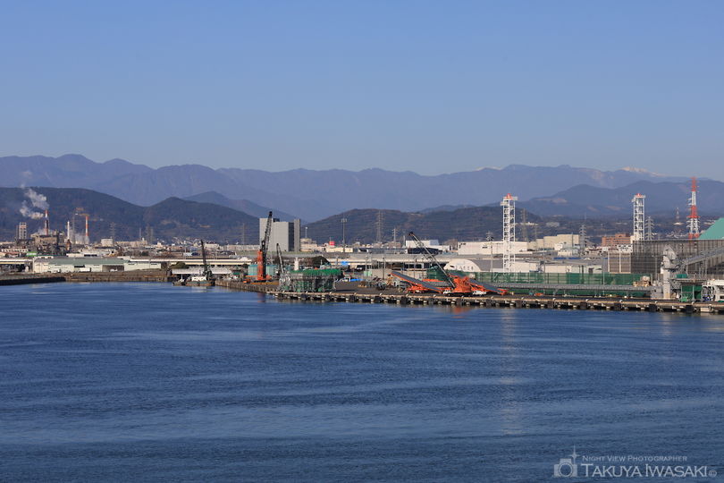 富士と港の見える公園の絶景スポット写真（4）